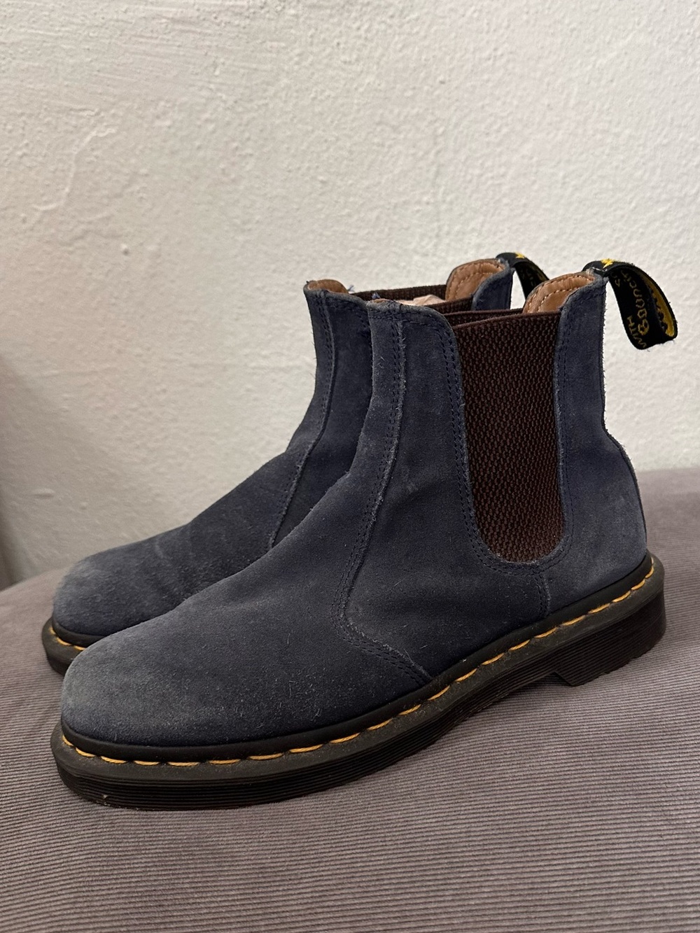 DOCS Dr Martens Chelsea Boot Women’s 8 Blue Suede  AirWair Pull-On Shoe 2976